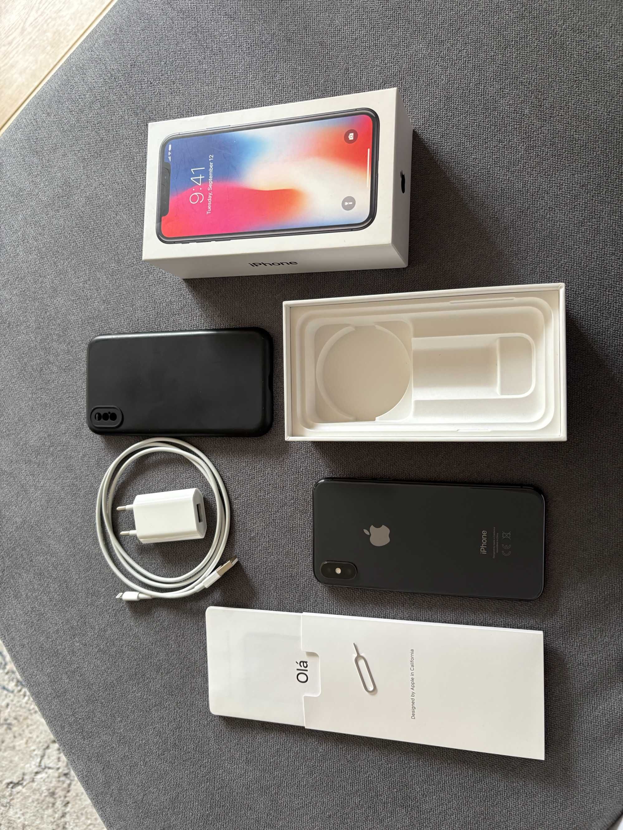 iPhone X 256GB - Excelente estado + Acessórios Originais!