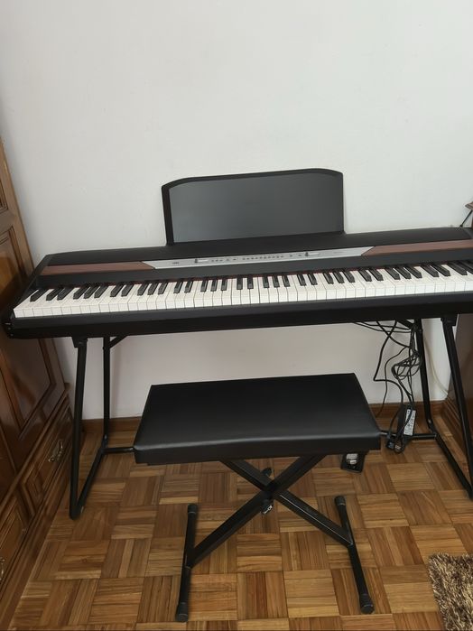 Piano Korg SP-250