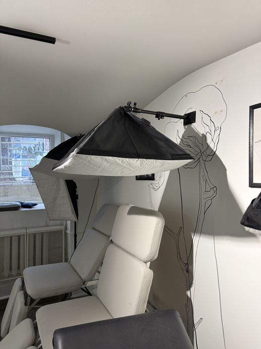 Продам софт бокс с настенным креплением + стойка