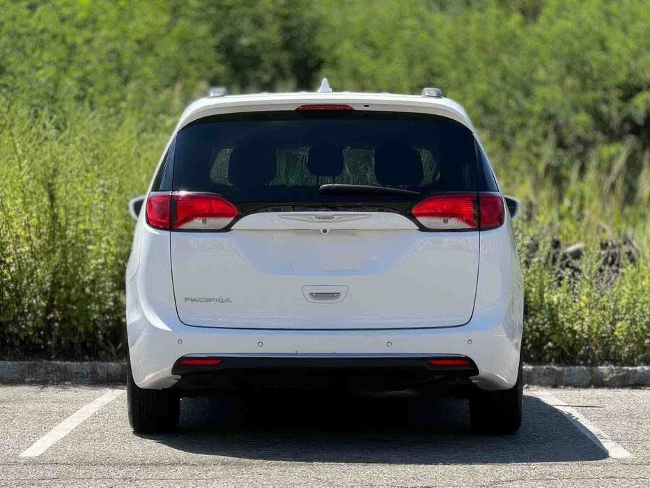 Chrysler Pacifica Touring L      2017