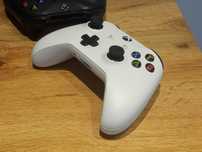 Pad xbox one s Biały stan idealny