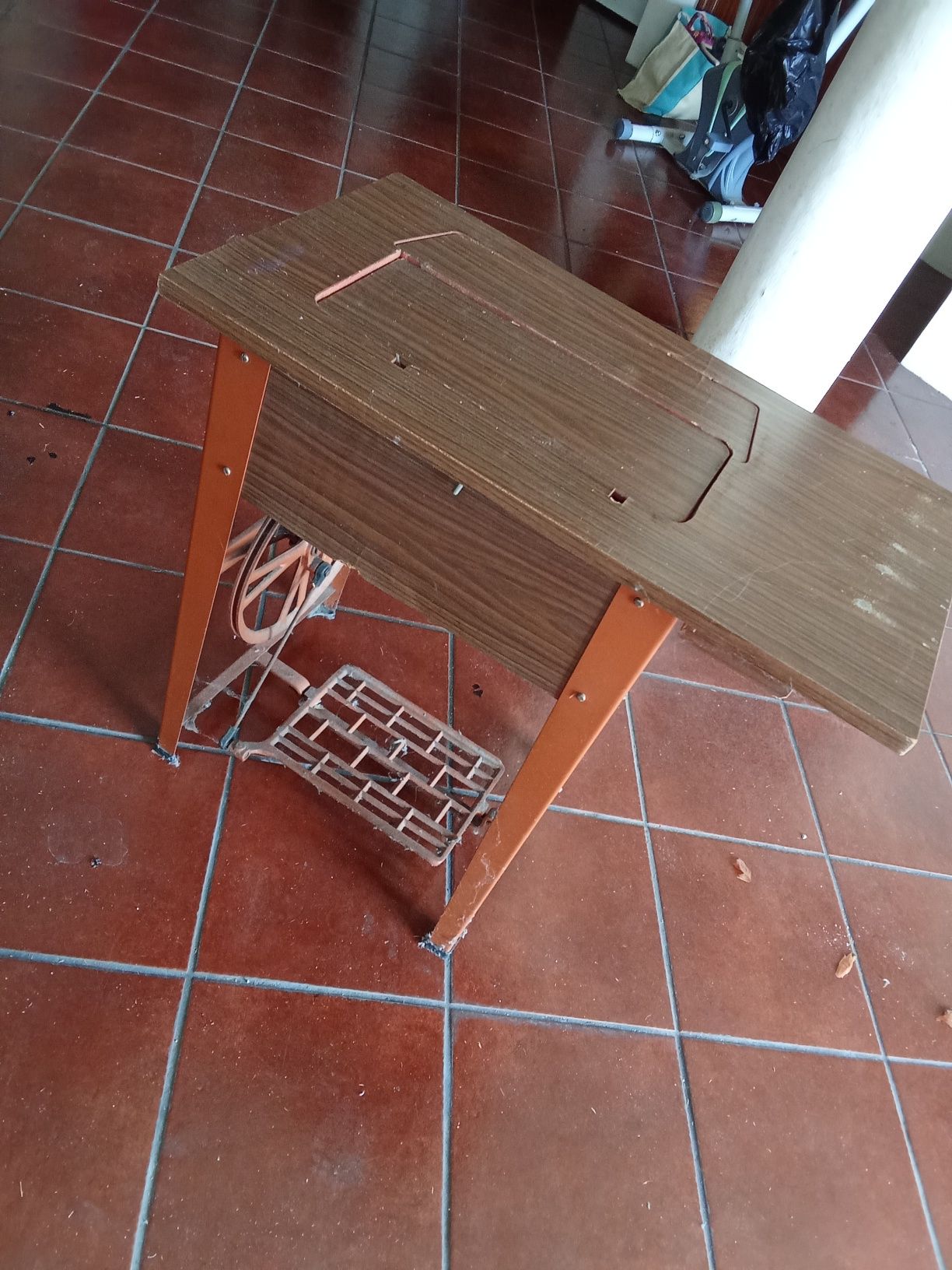 Mesa maquina de costura