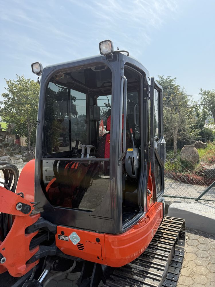 Kubota KX155‑3SZ – Mini Escavadora (2012)