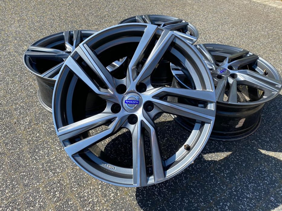 18" Volvo R-design  5x108  8j et42  V90 s90  V70 Xc60  Xc40