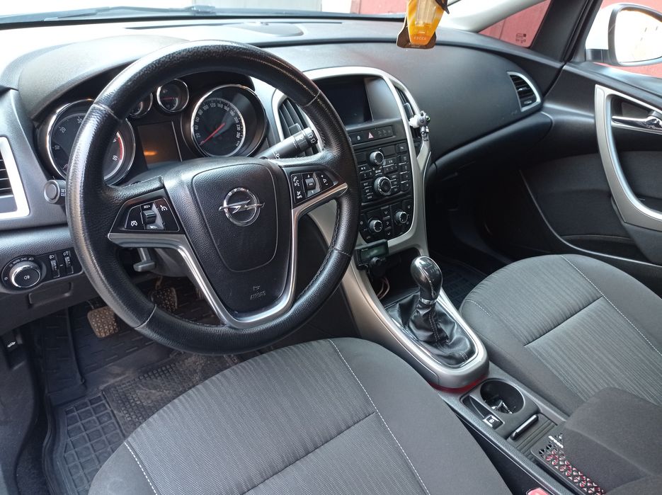 Opel Astra j 2011р. 1.7 Diesel