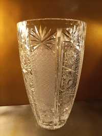 Kryształowy wazon z okresu PRL