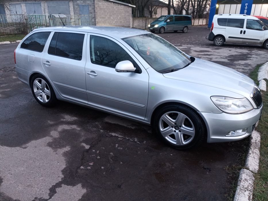 SKODA OCTAVIA A5 1,6диз. 2011рік Універсал.