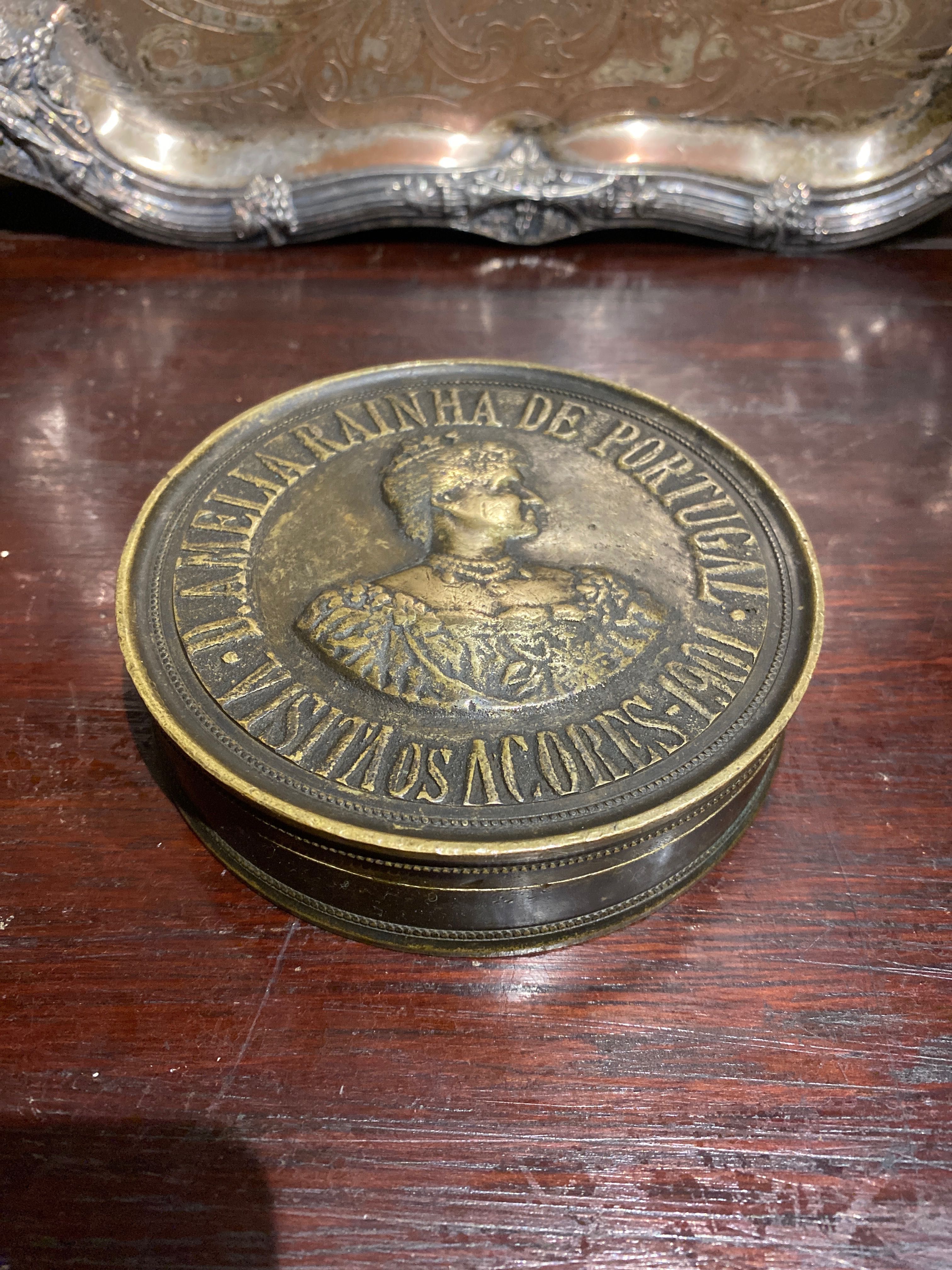 Caixa Guarda jóias em bronze Rainha D. Amélia Visita os Açores 1901