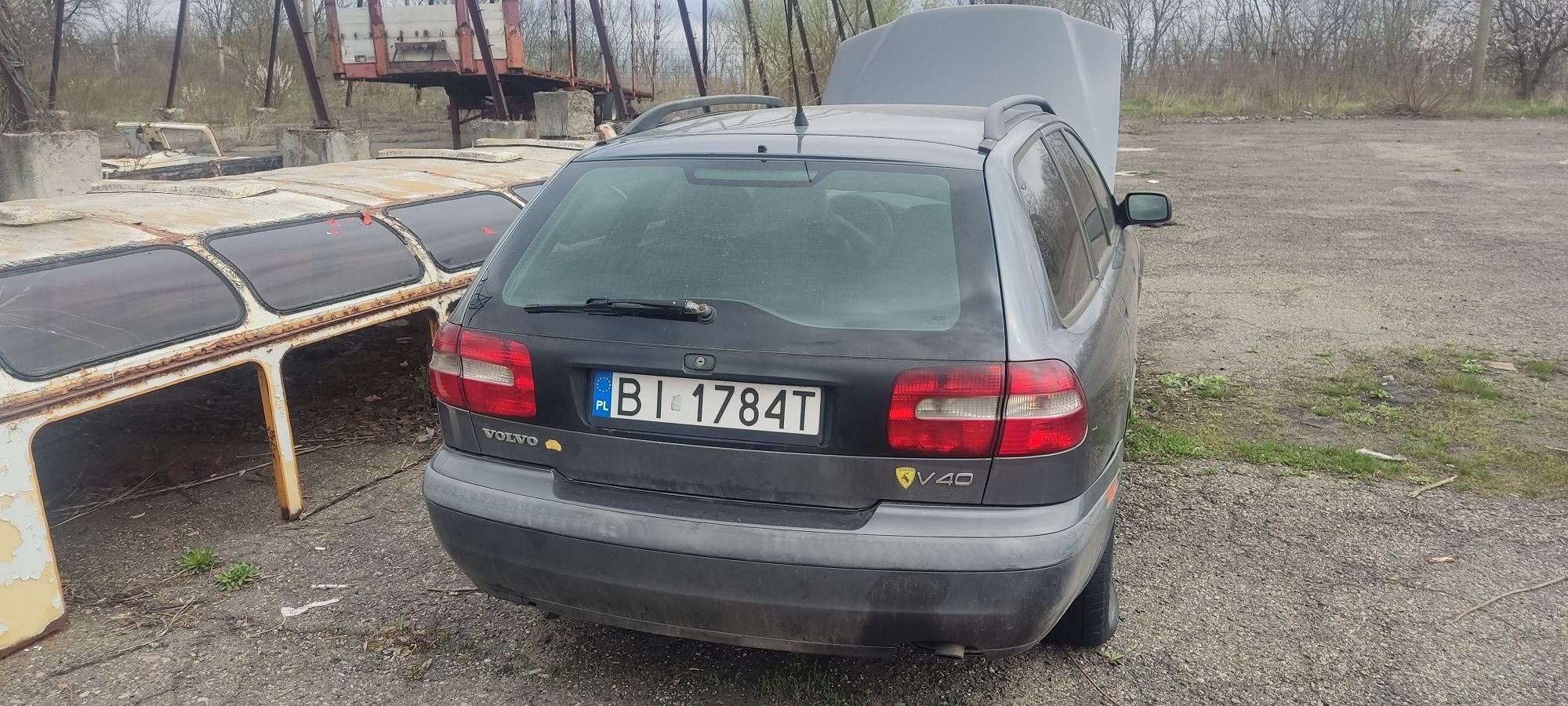 Розборка запчастини Volvo v40 2002 рік дизель