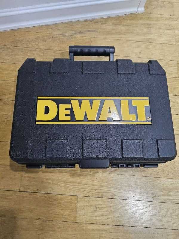 Перфоратор DeWALT D25013K