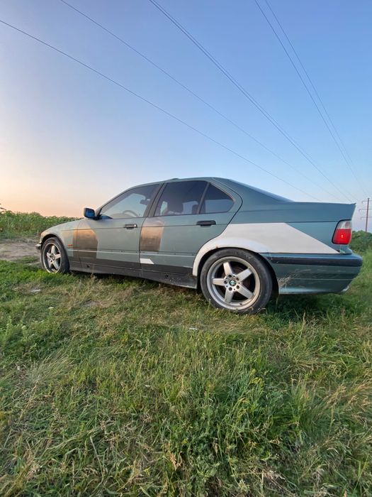 BMW E36 318i 1995 рік механіка газ/бензин