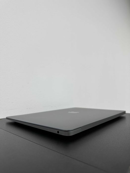 Macbook Air 2020 (і3 /8 gb/512 ssd)