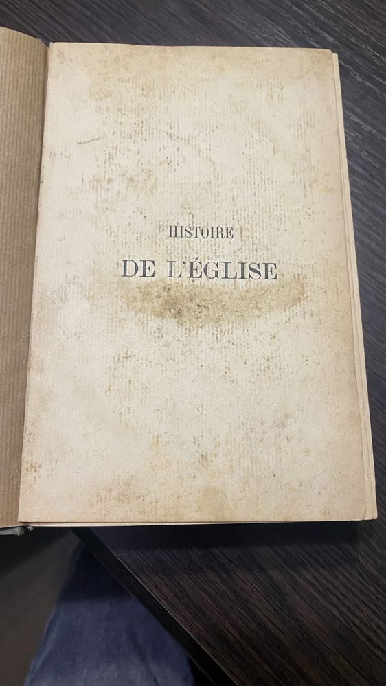 Продам книгу histoire De Leglise