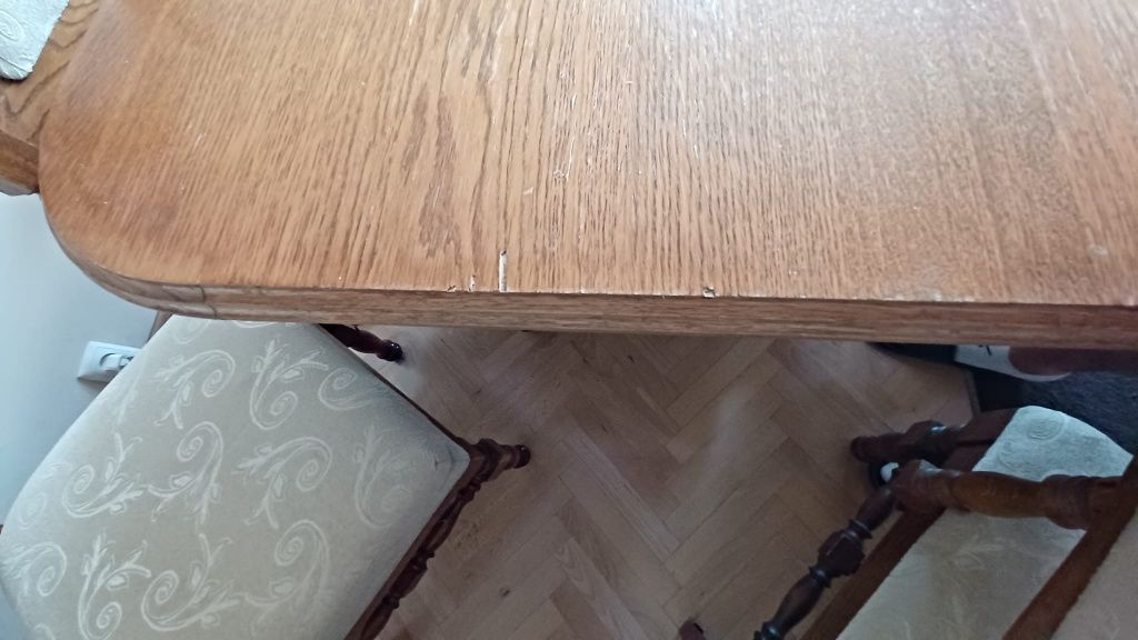 Stół dębowy rozkładany i 8 krzeseł