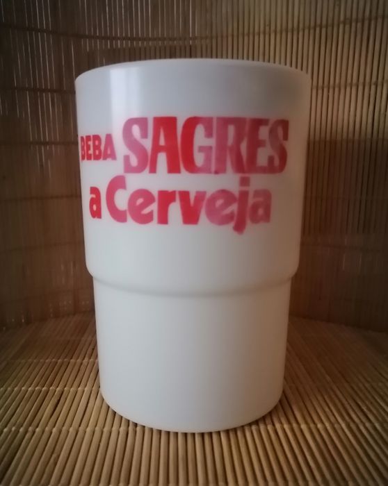 Copo antigo em plástico publicidade " beba SAGRES a Cerveja ",