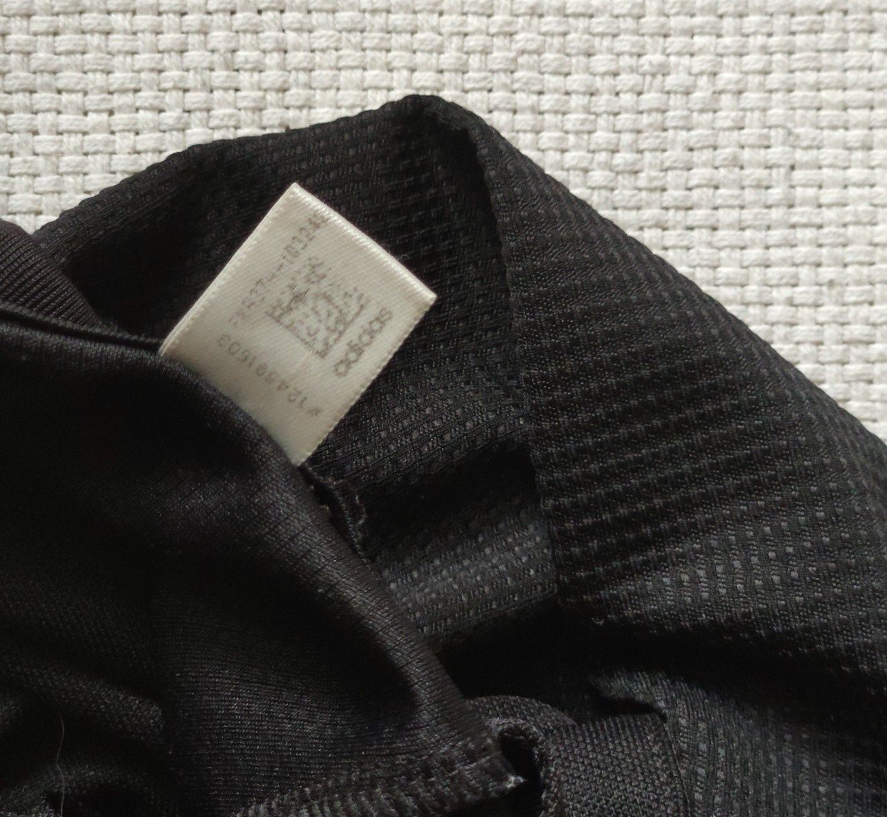 Czarna bluza sportowa, dziecięca – adidas® (9 - 10 lat / 140 cm)