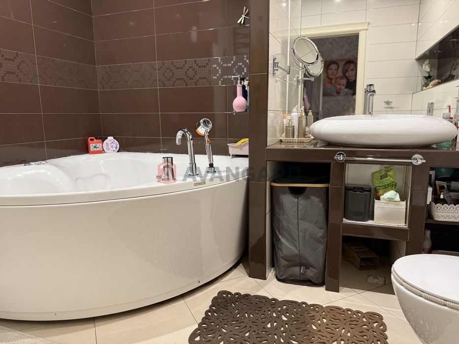 Таунхаус з ремонтом, Святопетрівське!!!