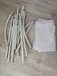 Stelaz dekoracyjny plus material w kolorze bialym