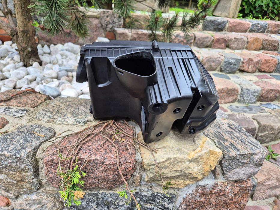 volvo v70  XC60 S60 V60 2.0 2.4 D3 obudowa filtra powietrza