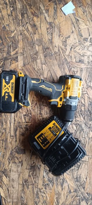 Wkrętarka DeWalt dcd 800 Aku 4ah ładowarka