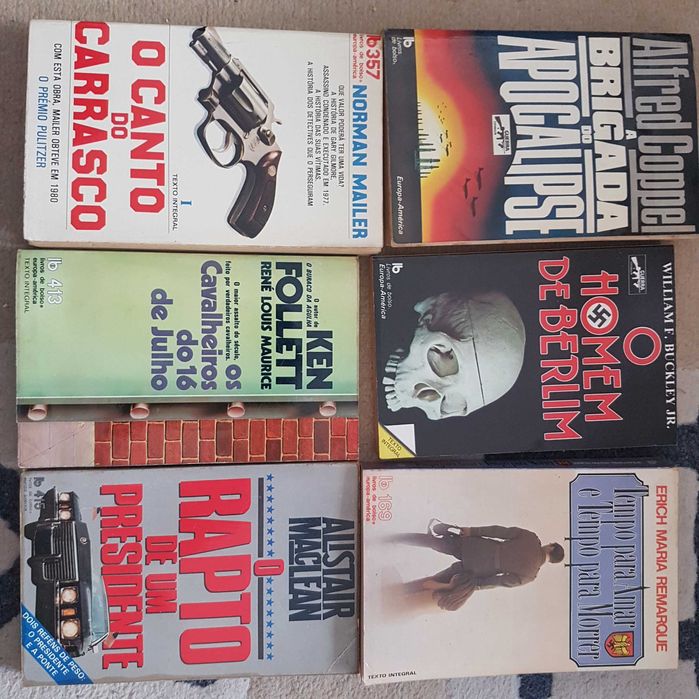 Livros de vários estilos literários