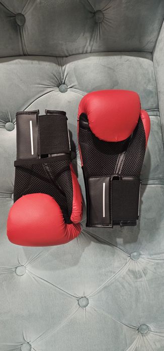 Saco Box 32 kg, com luvas.