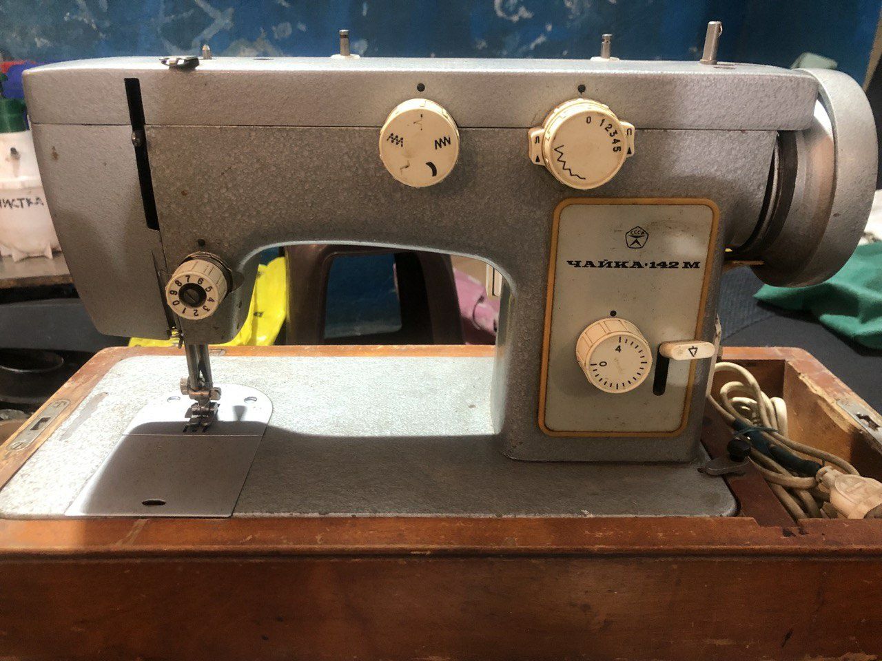 Швейная машинка Чайка 142-М