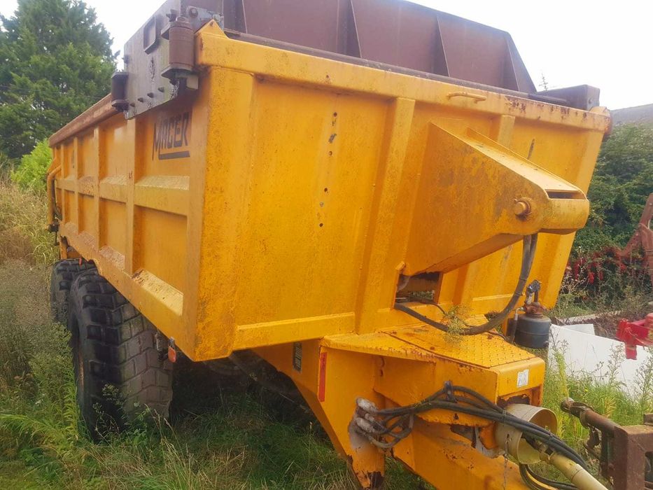 Przyczepa budowlana skorupa tandem ze ścianą przesuwną wywrotka