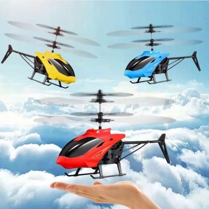 Helikopter latający sterowany ręką