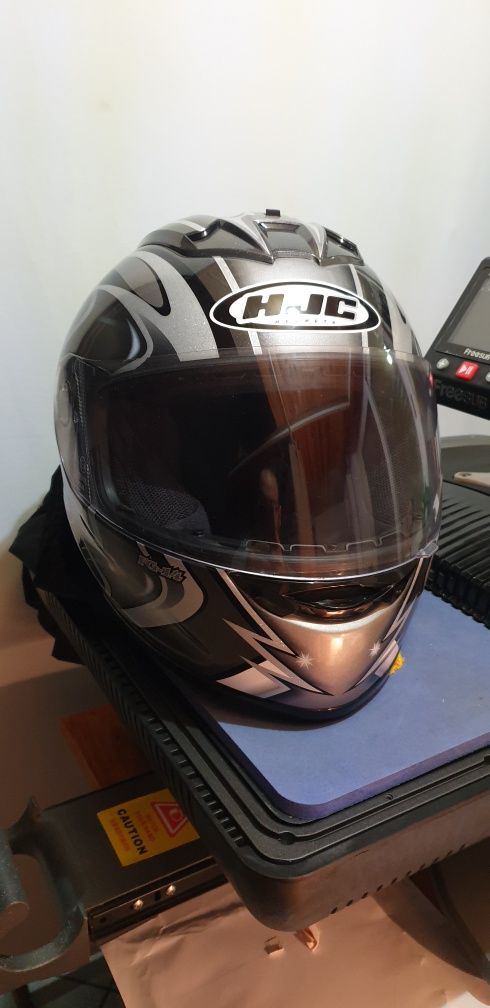 Capacete hjc xl em fibra