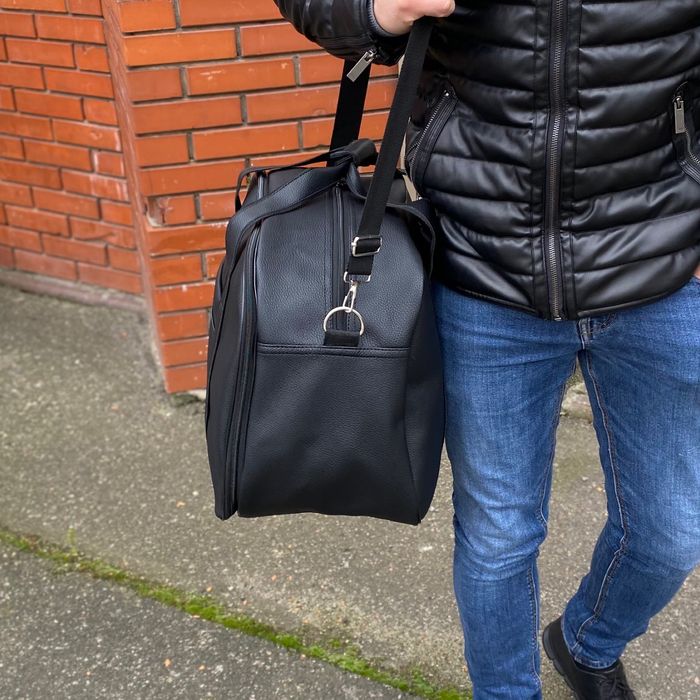 Дорожна спортивна сумка велика міцна чорна Wagon