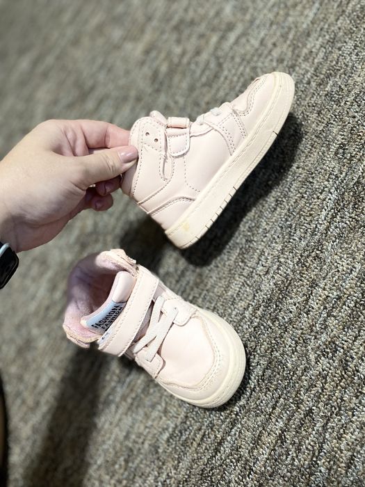 Продам кросівки