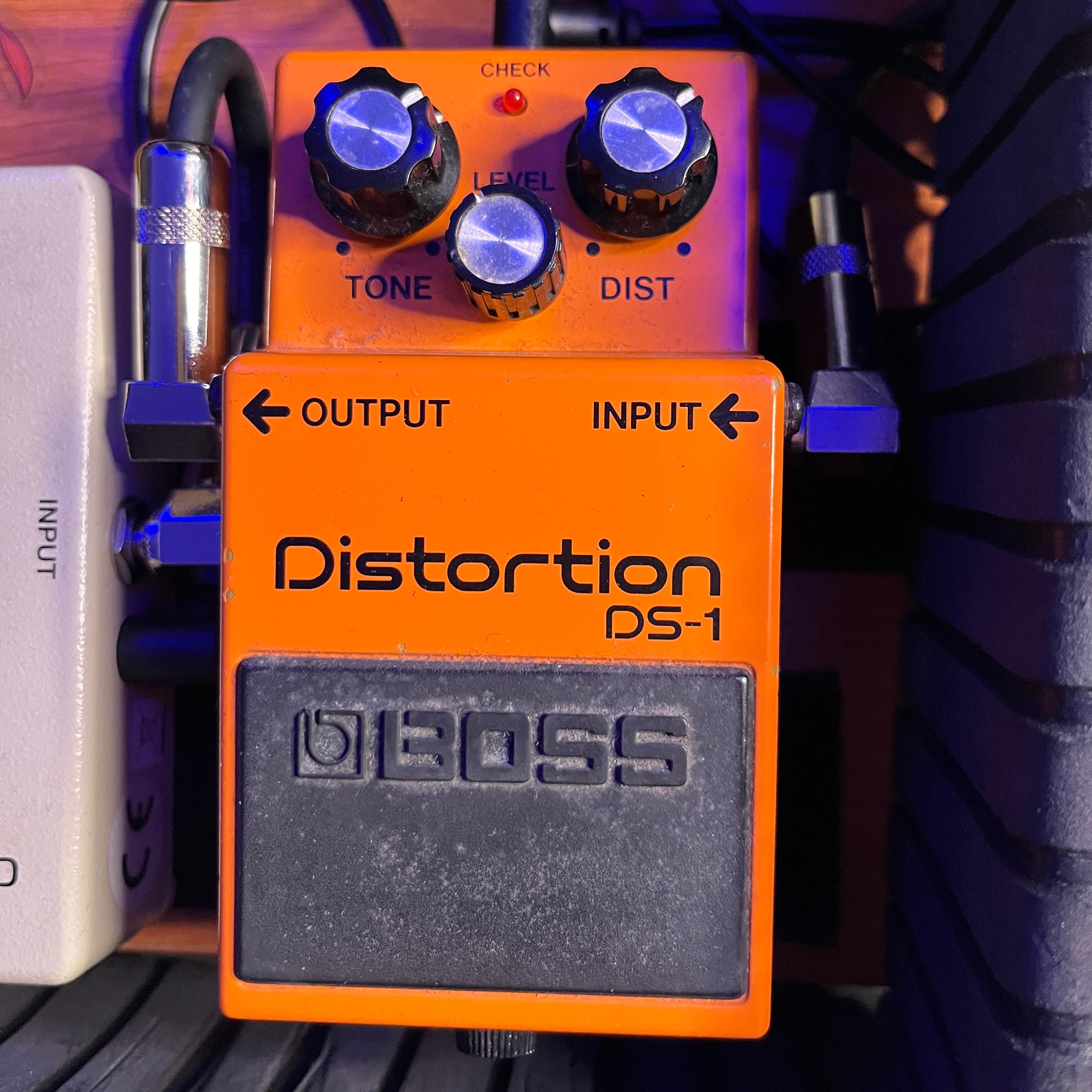 Vários Pedais de Guitarra + Pedalboard
