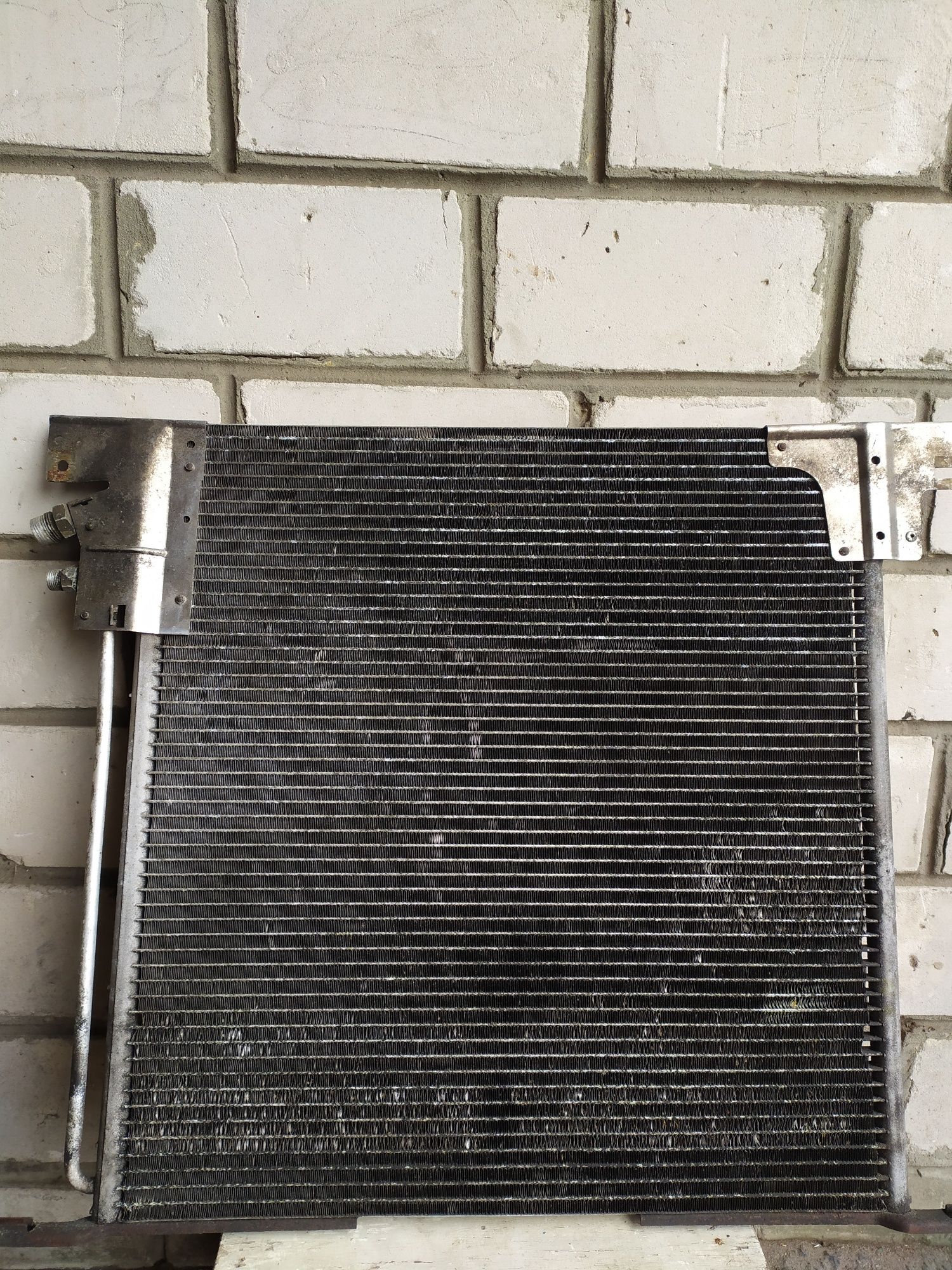 Радиатор кондиционера  М.В Вито 638  ( оригинал ). Требует пайки