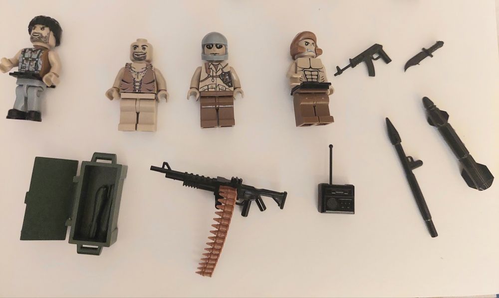 Cobi żołnierzyki 16 sztuk