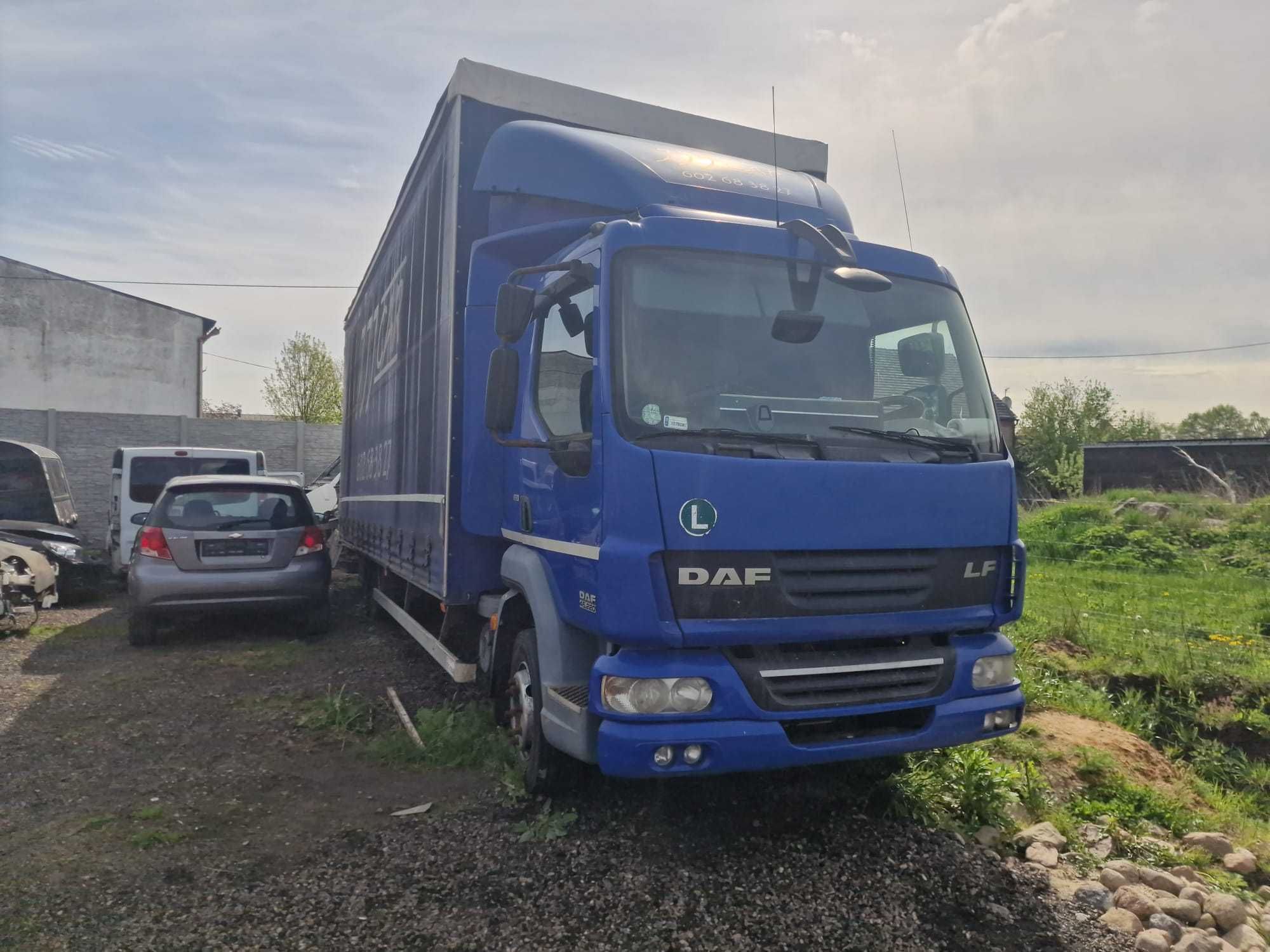 zderzak przód przedni grill  daf lf 45 220 niebieski