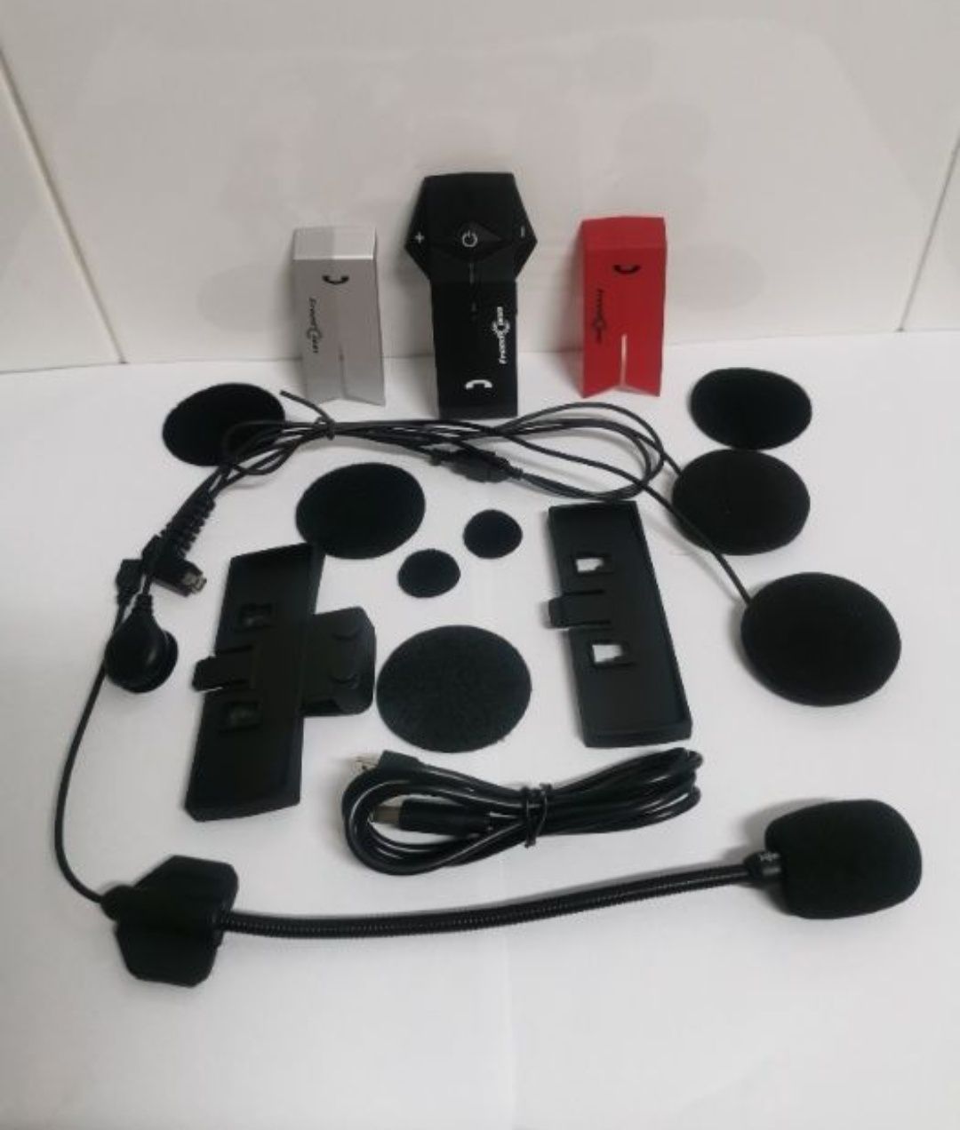 1-Auricular /Intercomunicador Bluetooth/RADIO/Capacete/Motas (NOVO)