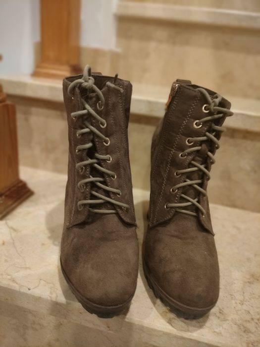 Botas NR 39 , usadas mas em boas condições