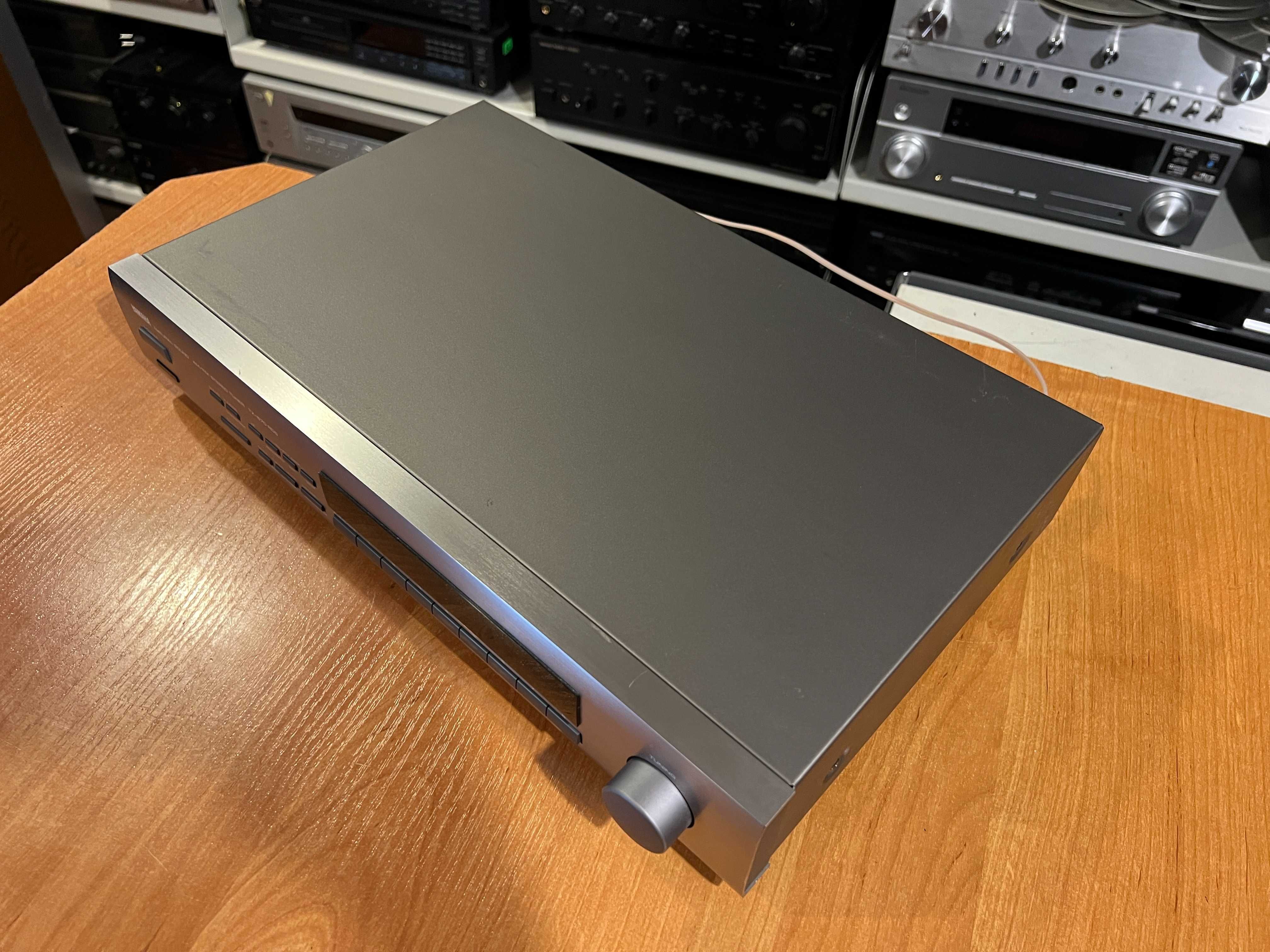 Yamaha TX-670 RDS Tuner radiowy, Audio Room