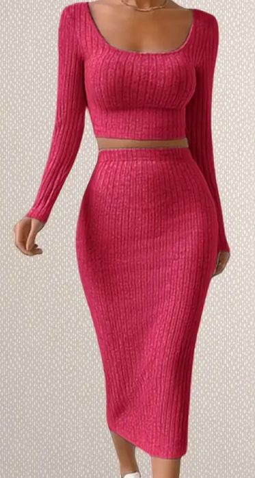 Malinowy,wygodny,seksualny komplet bluzka i długa spódnica welur XL.