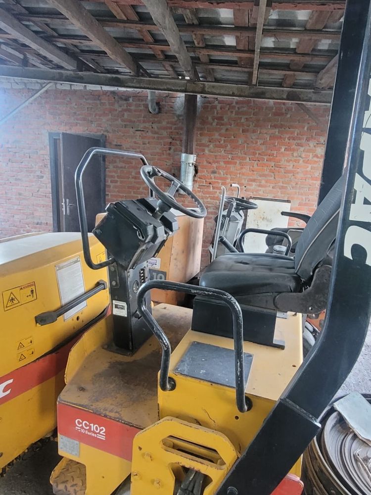 Коток дорожній DYNAPAC CC102