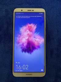 Телефон Huawei P Smart