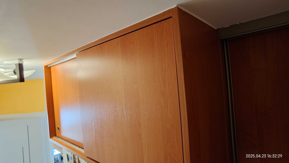 Szafka wisząca do przedpokoju