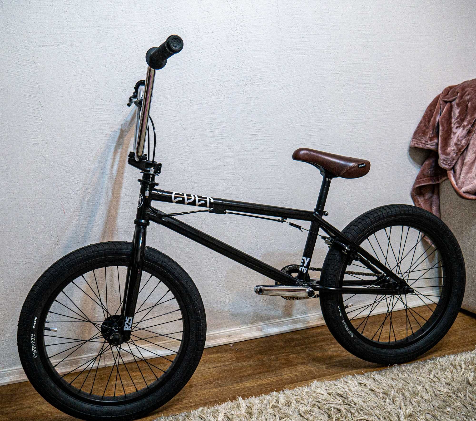 Rower BMX Cult Shorty 20.75” | R-25