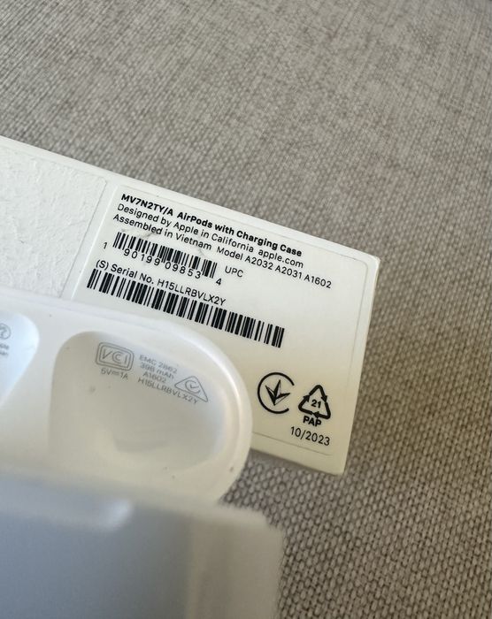 Apple AirPods 2 - oryginalne słuchawki bezprzewodowe