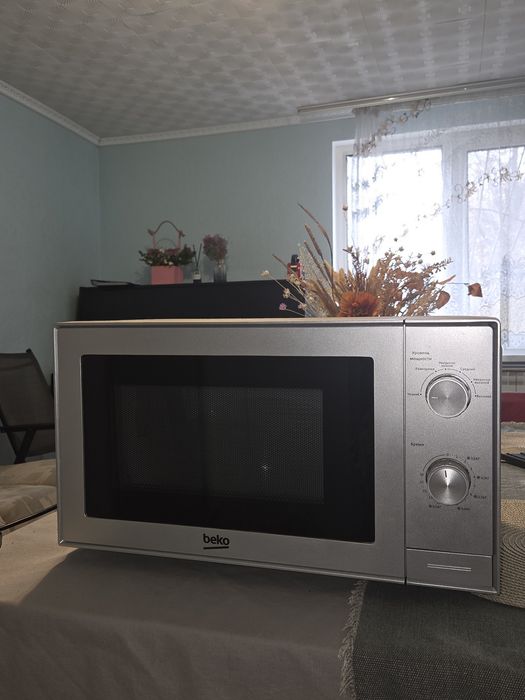 Мікрохвильова піч / Микроволновая печь Beko MOC20100S