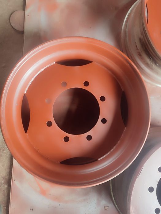 Środki  - bazy do  felg