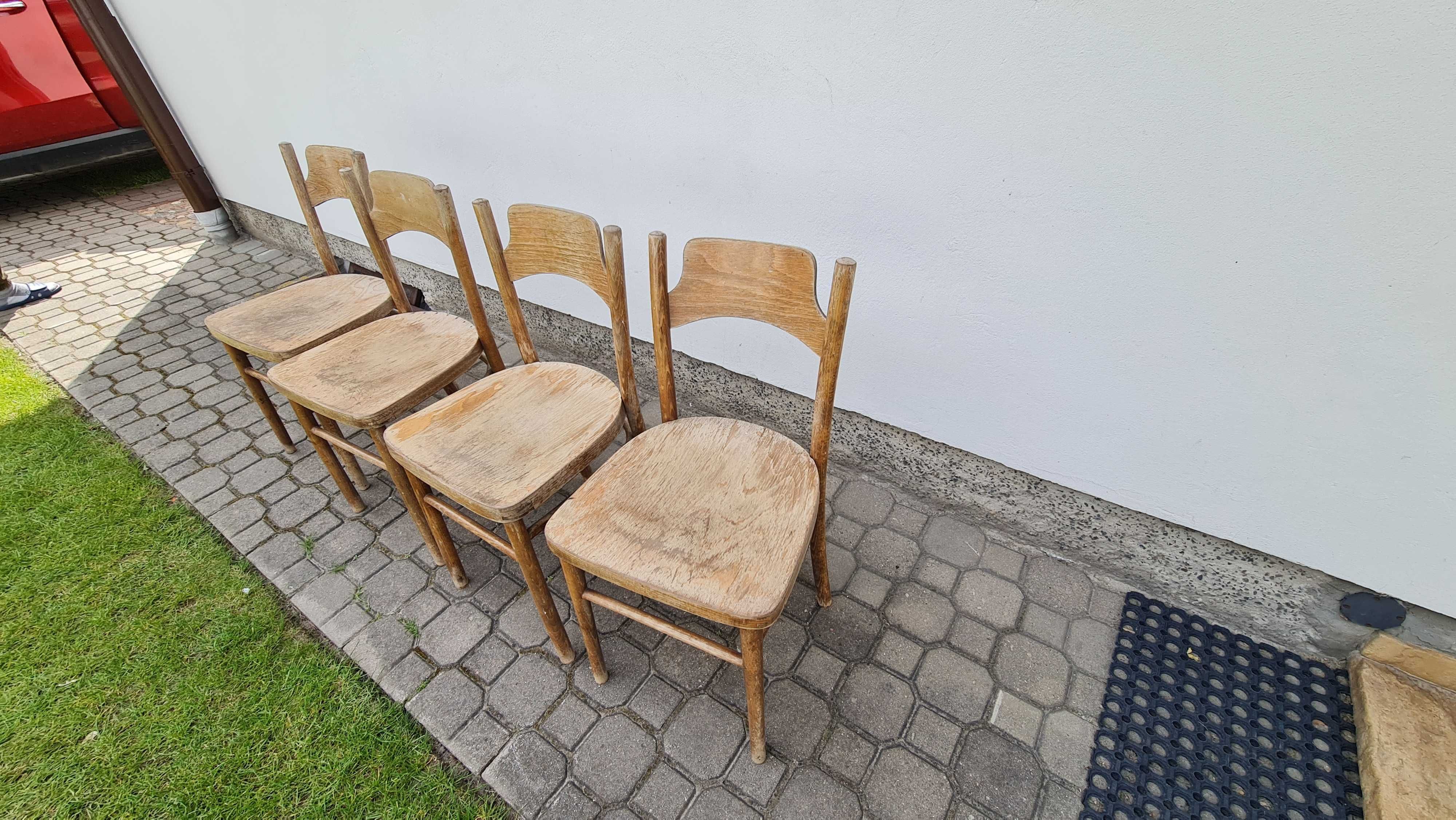 Drewniane krzesła z PRL