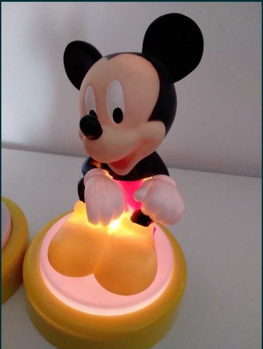 Par luzes de presença Mickey & Minnie, a pilhas.