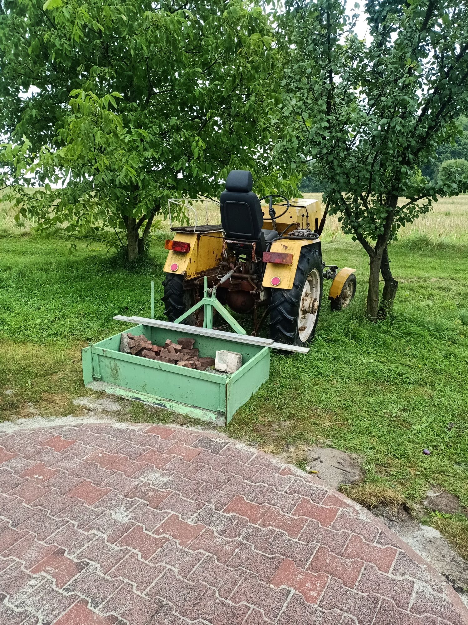 Solidny Traktor SAM (Papaj) z Silnikiem Andoria S320/S18